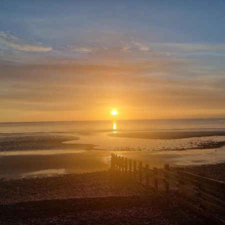 Impeccable Beachfront 2-Bed Cottage In St Bees Exterior photo